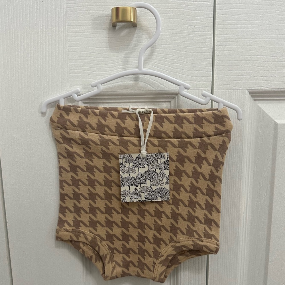 Kate Quinn retro bloomer